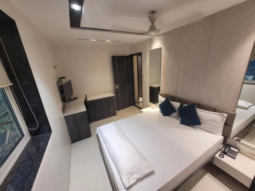 Hotel Heritage - Near Trade Center, Visa Consulate BKC