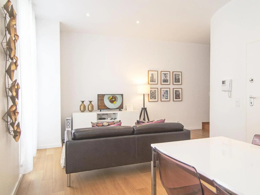 Baixa chiado 2 bedroom duplex apt with elevator