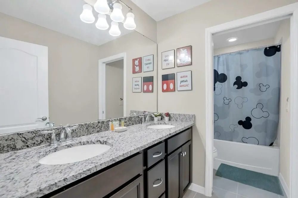 Exquisite, Spacious and Close to Disney 6 BD Home #6ws483