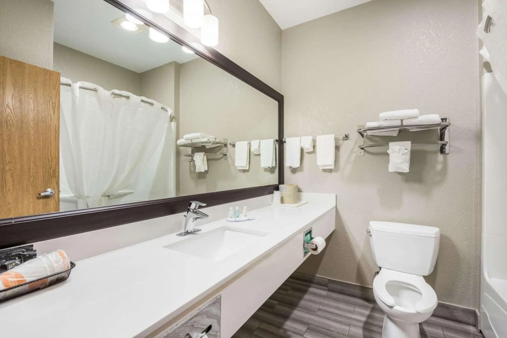 Quality Inn & Suites Lodi I-90