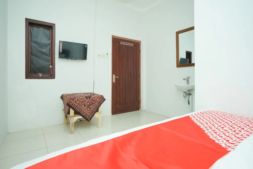 OYO 2492 Nindy Homestay