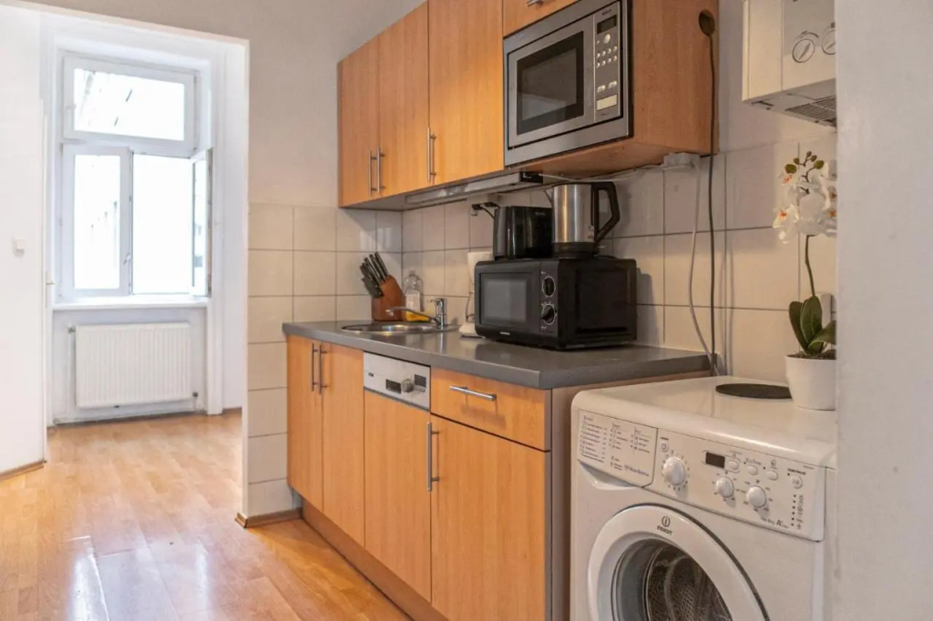 Fulfilling 2BR Apt. Very Central and Good Located
