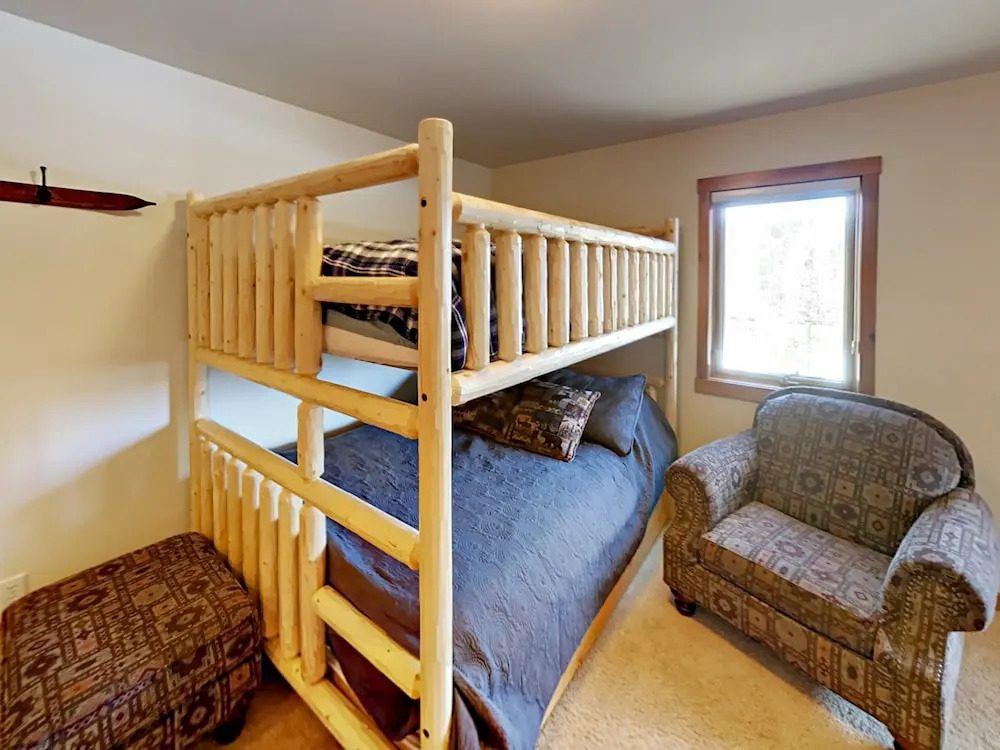 470 Kings Crossing Unit 5 -  3 Br Townhouse