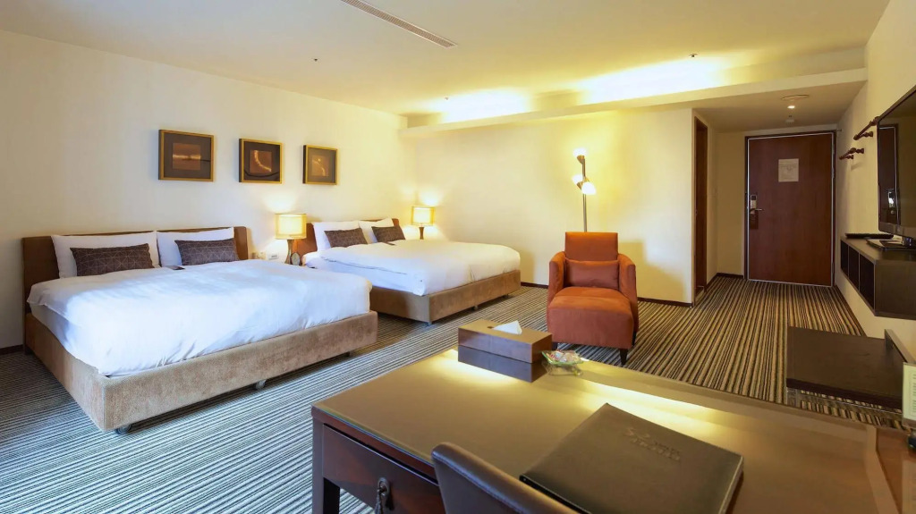 52 Hotel