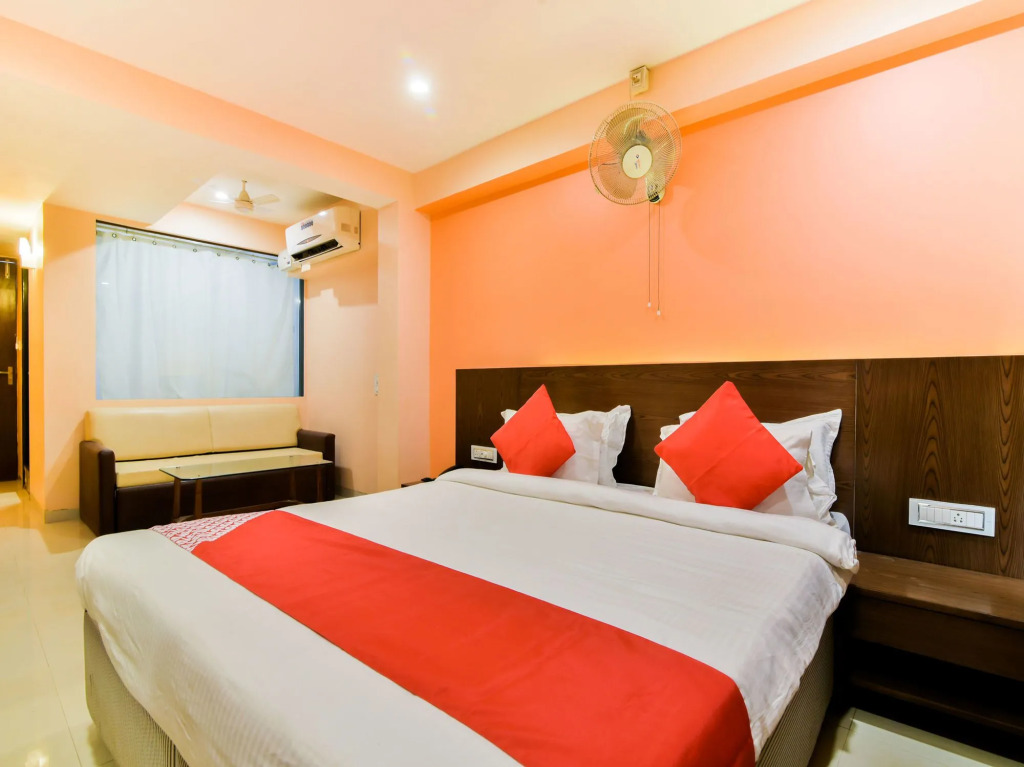 OYO 15944 Hotel Three Seas