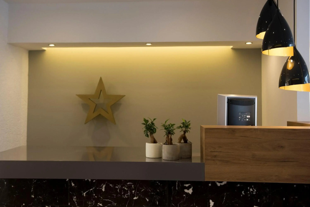 Golden Star Hotel - Adults Only (+16)