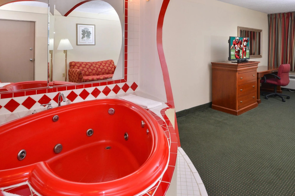 Red Roof Inn and Suites Newark - University