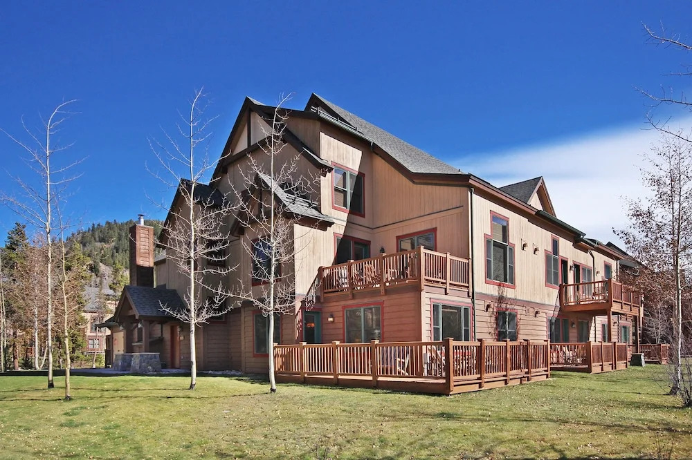2345 Red Hawk Townhome Townhouse