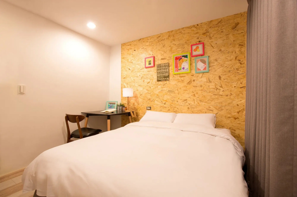 Light Hostel