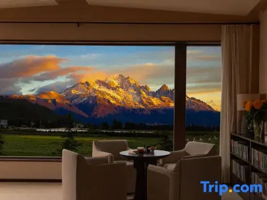 ShanJuanYun Panoramic Sunlit Yulong Snow Mountain Hotel Near Shuhe Ancient Town Near Baisha Ancient Town One free round-trip shuttle ride to the scenic area Brunch Free self-service laundry A quiet environment