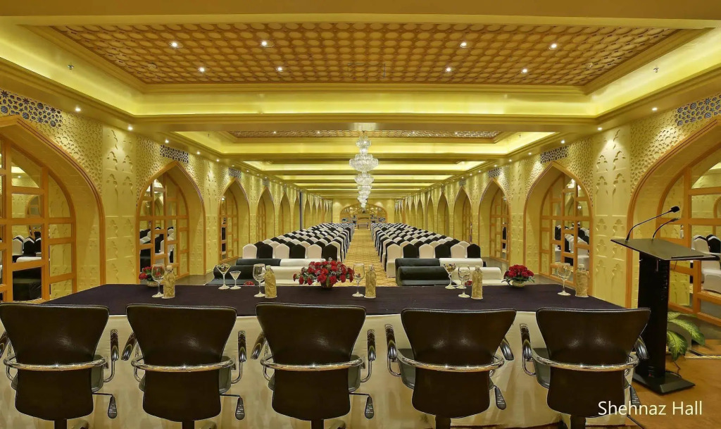 Hotel Clarks Shiraz