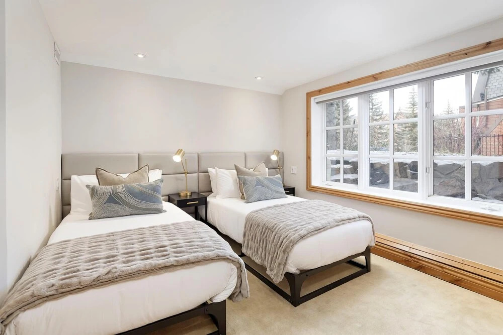 Central AC Updated 4 BR 4 5 BA Townhouse - Pool