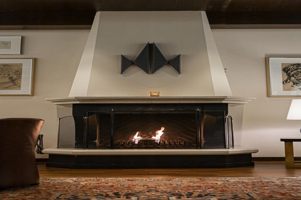 Отель Holt - The Art Hotel