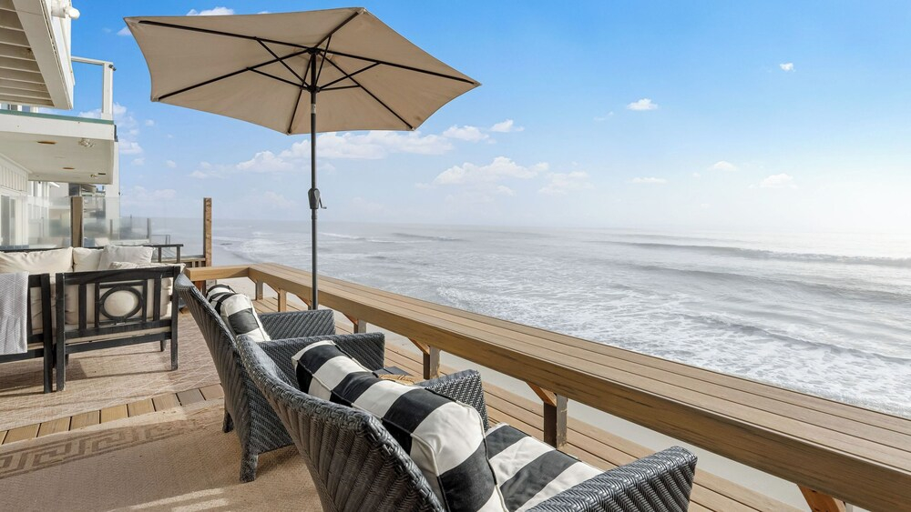 Unbeatable Beachfront Bliss w/ Ocean Views, Luxe Interiors & Patio Beach Road