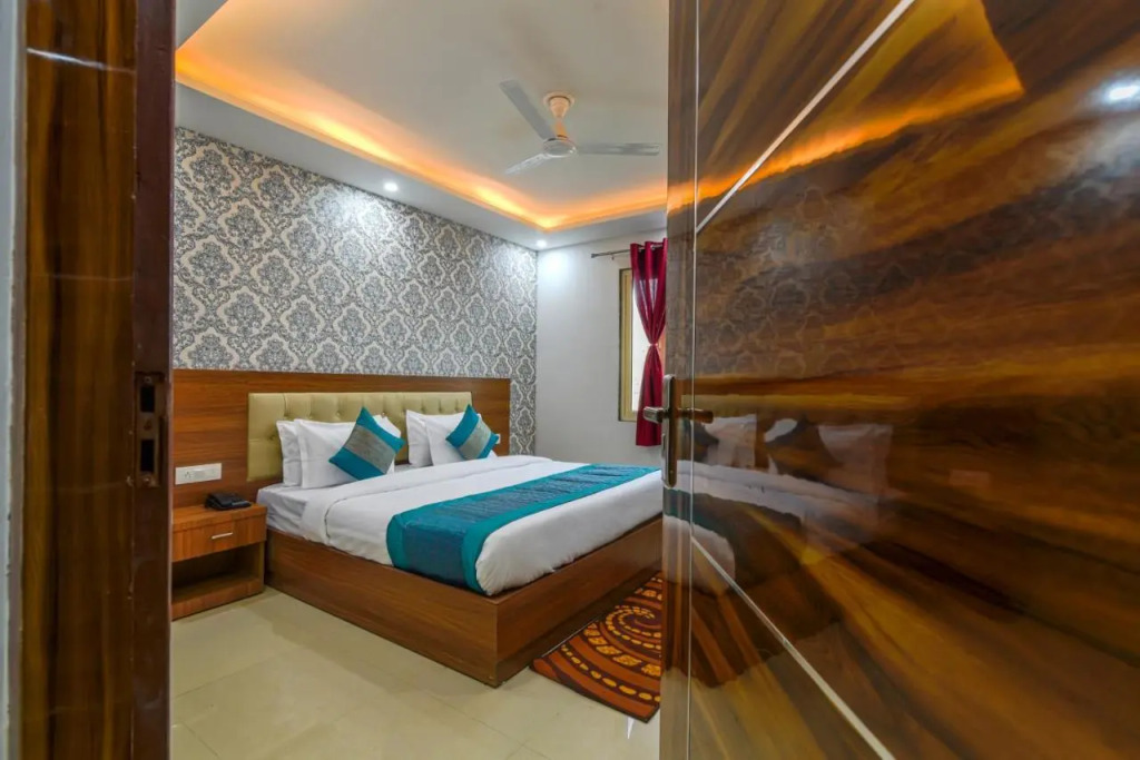 Hotel Urban Tree At Delhi Airport