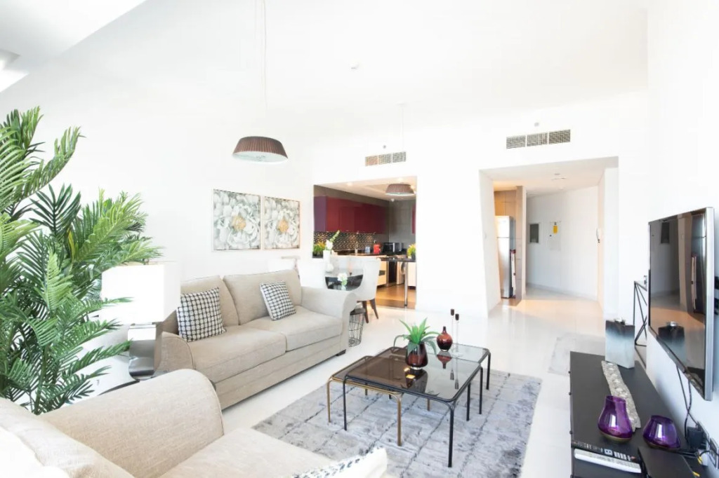 Maison Privee - Sleek Stay in Dubai Marina Famous Twisting Tower