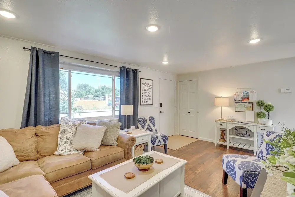 1 Mi to Main Street Vernal: Updated Home w/ Yard!