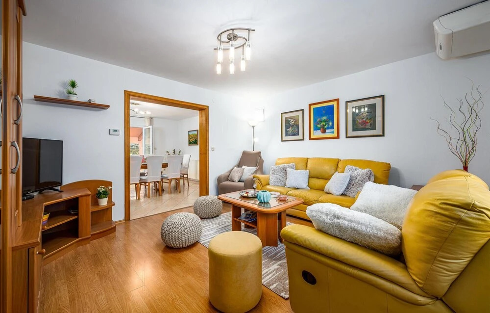 Stunning Home In Marcana