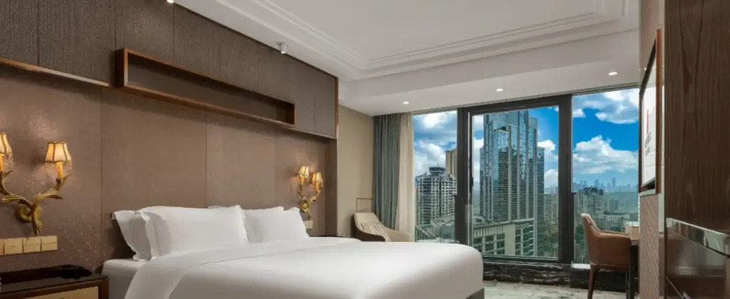 Today High-rise River View Homestay (Chongqing Jiefangbei Pedestrian Street Hong Ya Dong)