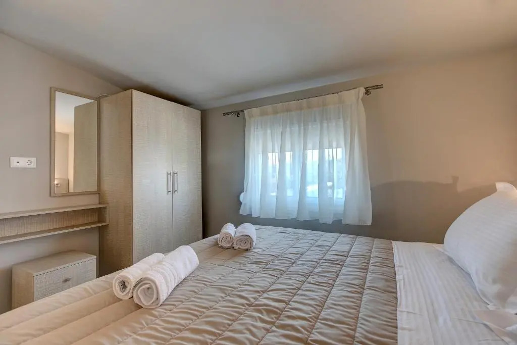 The House Of The Roses Seaview Superior Maisonette 2