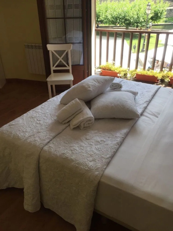 The Way Hostel Molinaseca -Grupo Rosa Azul