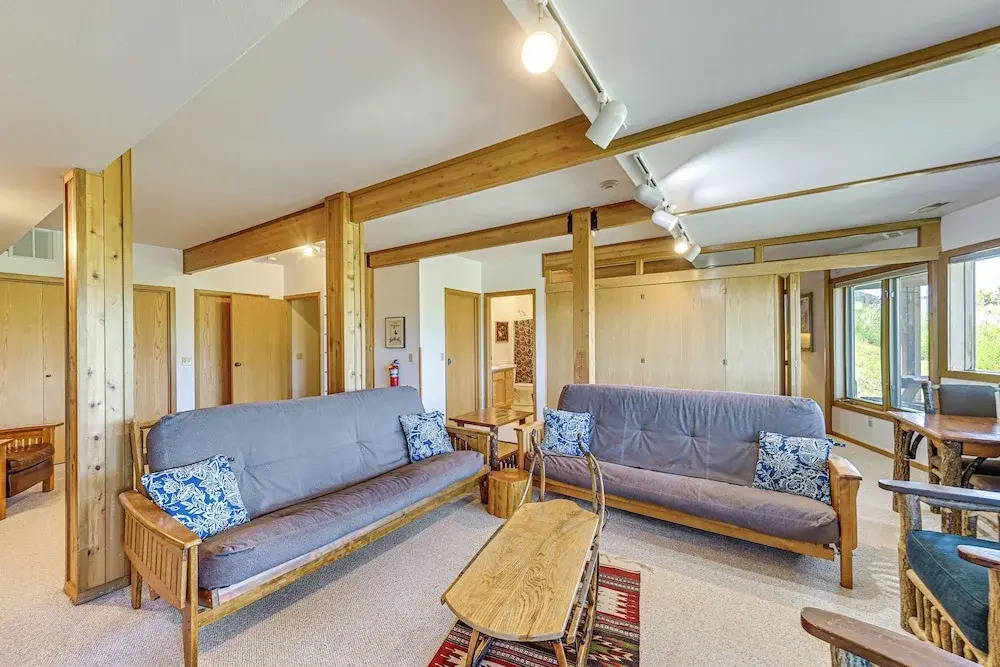 1 Mi to Dtwn Red Lodge: Mtn-view Cabin Getaway