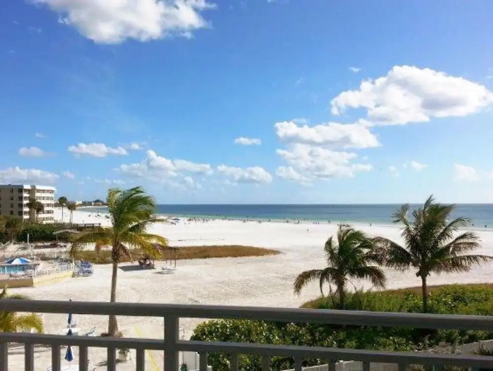 Jamaica Royale - 302 - 2 Br Condo