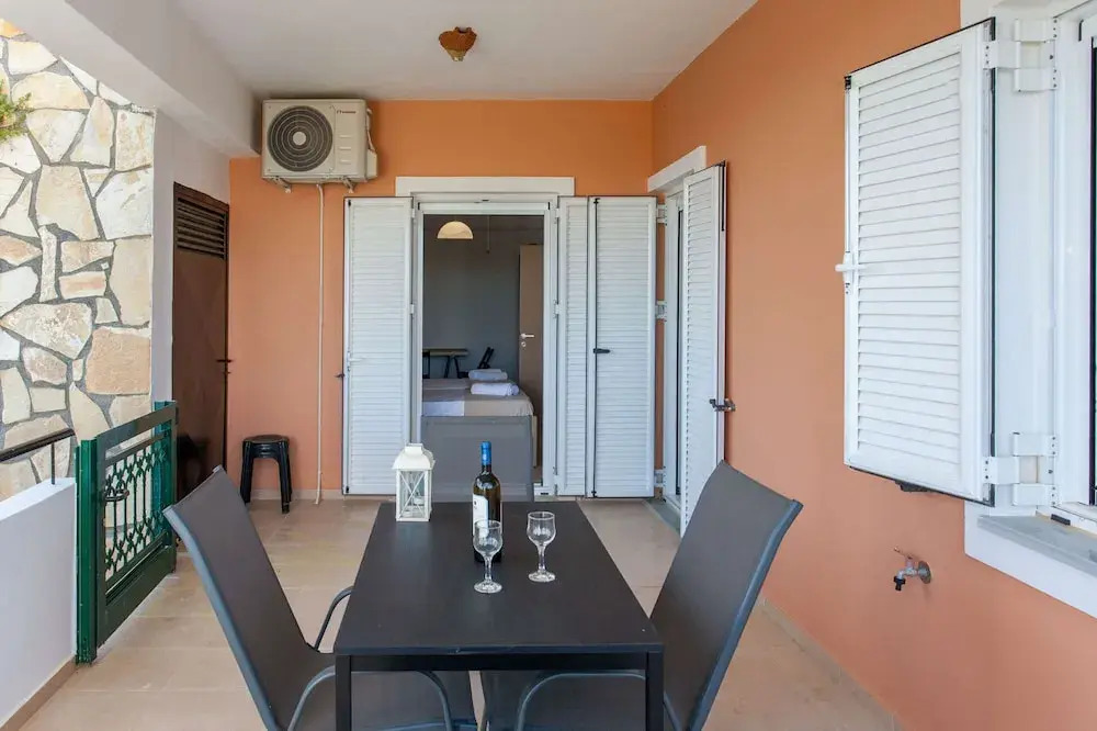 Hillside Seaview Apartment