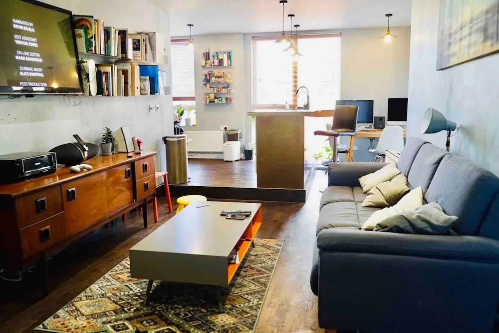 Modern 1 Bedroom Apartment in Central Location