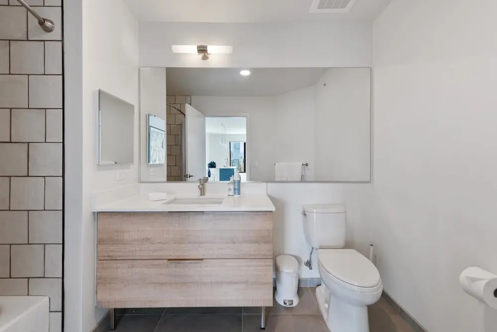 Mag Mile Retreat Stunning Views High-end 2BR