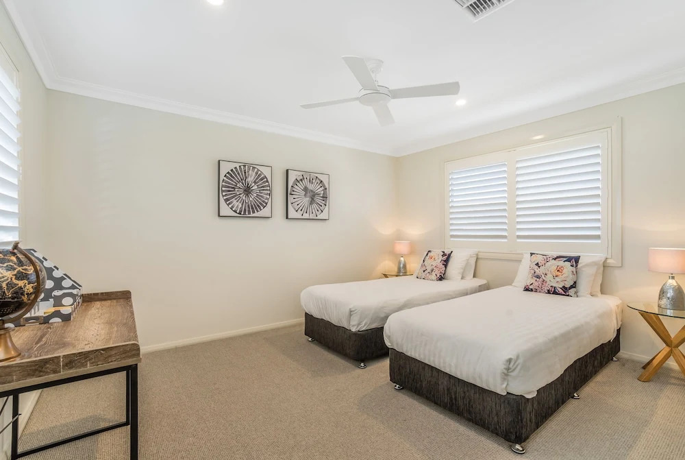 Newcastle Short Stay Apartments - Adamstown Townhouses
