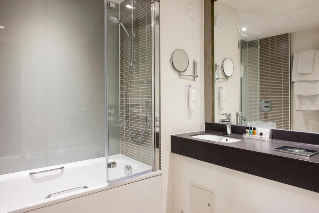 Holiday Inn Lincoln by IHG