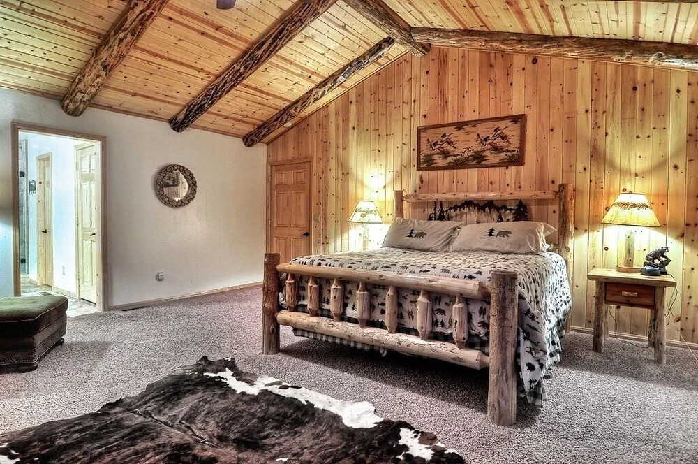 No. 21 Tamarack Lodge - 4 Br Cabin