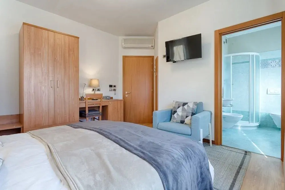 Vignola Rooms Avio
