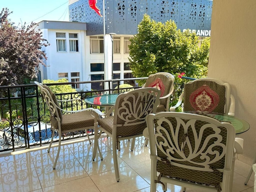 HEIRESS Hotel
