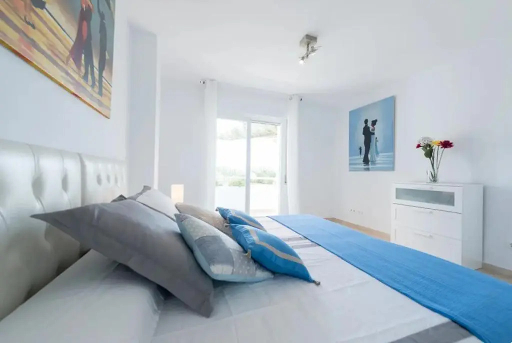 Charming 2 Bedroom Trocadero Arena area
