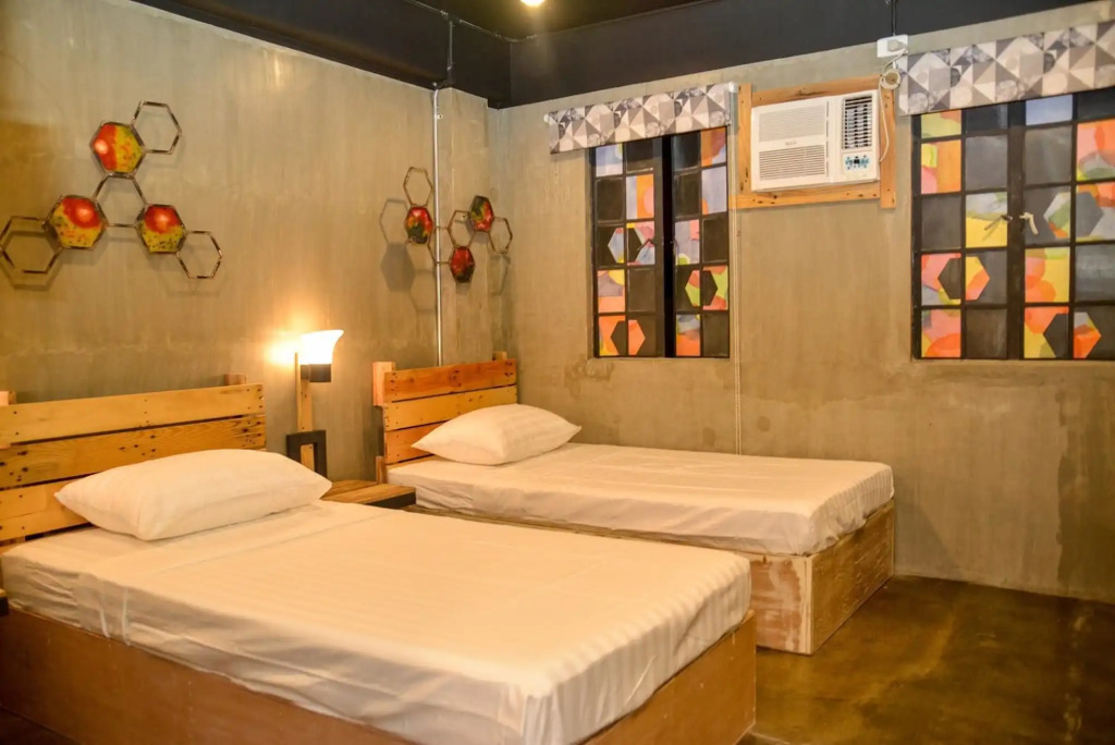 Bhive Hotel