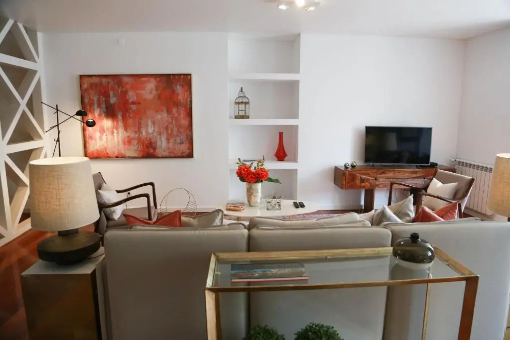 Lovelystay - Chiado 3Bedroom Wonder