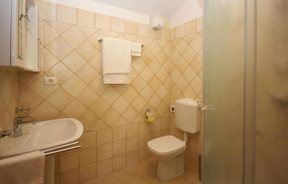 Awesome Home in Krnica With Wifi and 2 Bedrooms