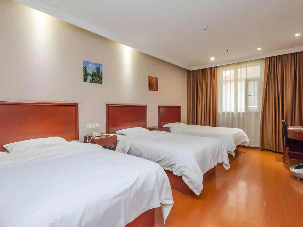 GreenTree Inn Qingdao Development District SDUST Express Hotel