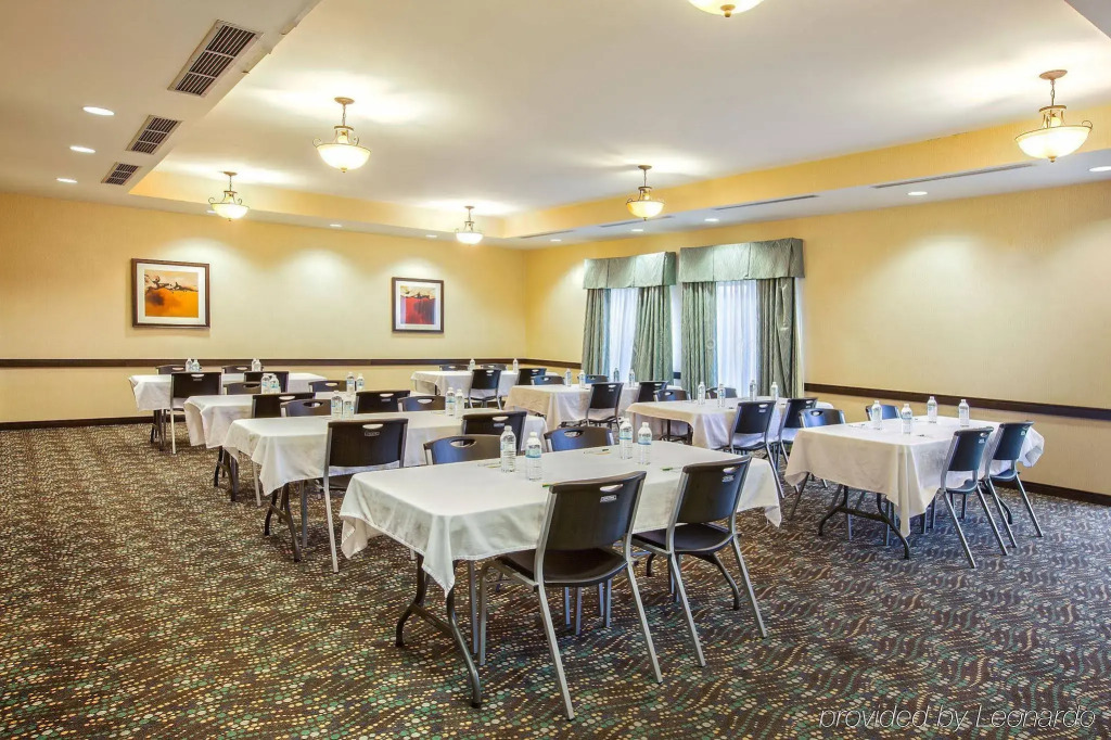 Spark by Hilton Plainfield Indianapolis Airport