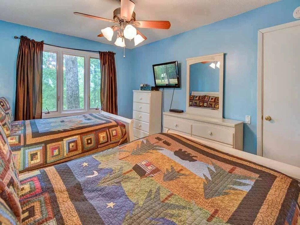 NeverEnding View 3 Bedroom Home with Hot Tub