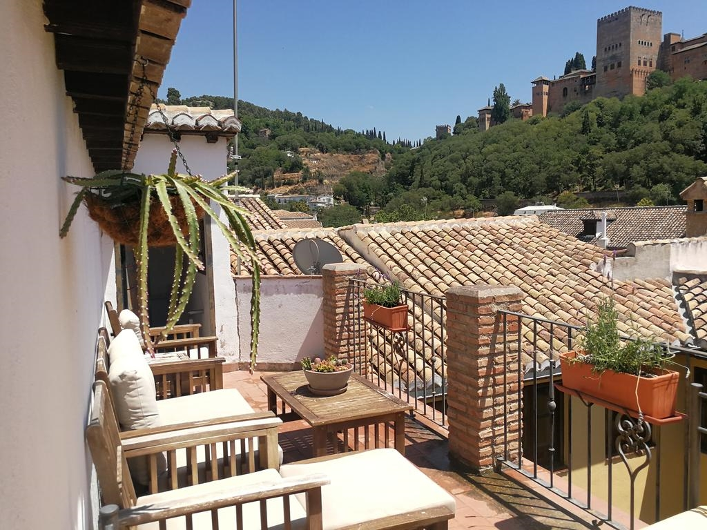 GLORIA SUITES
