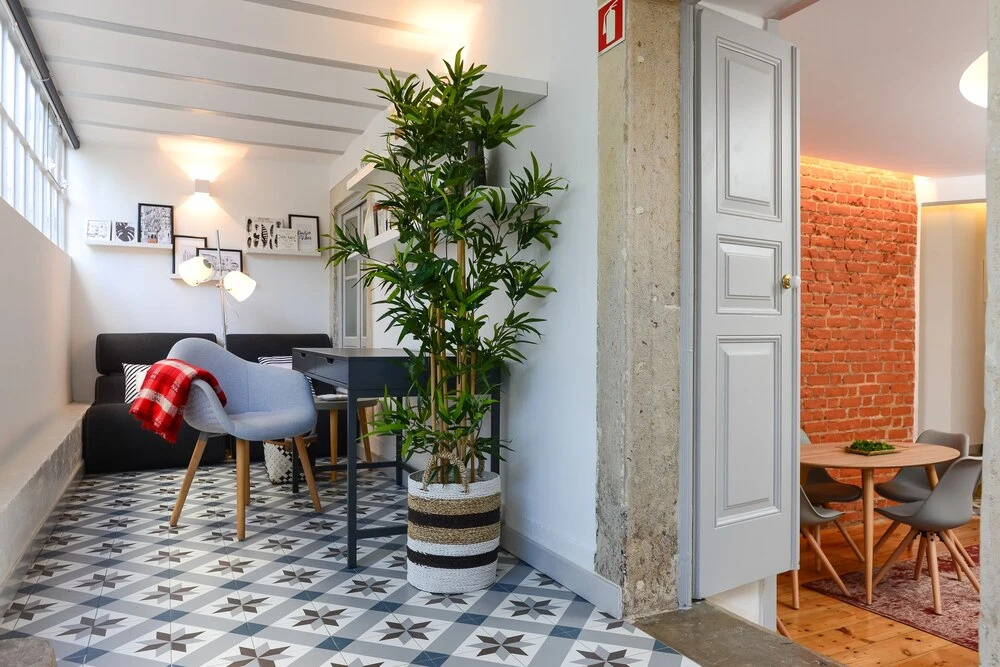 Great Location Close to the Metro