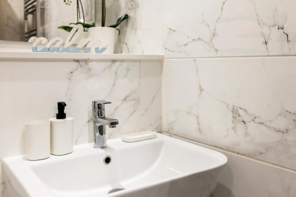50 PERCENT OFF -Monthly & Weekly Stays Perfect for Relocations, Business, Families and Leisure! Book today at Premium Executive Serviced Apartments- 2 Bed Apt