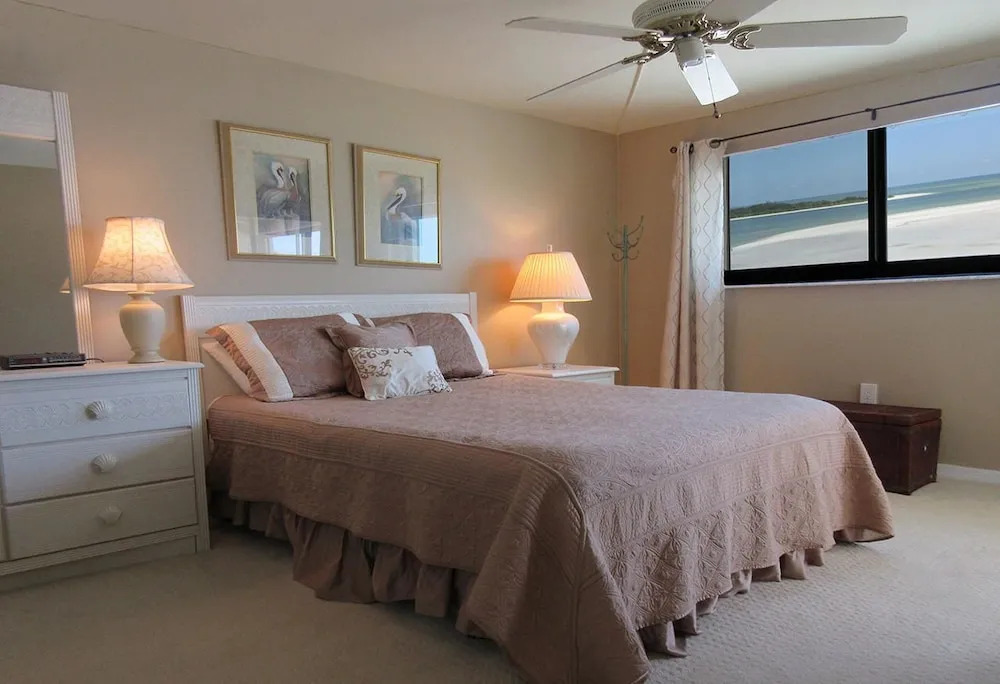 Carlos Pointe 512 2 Bedrooms 2 Bathrooms Condo