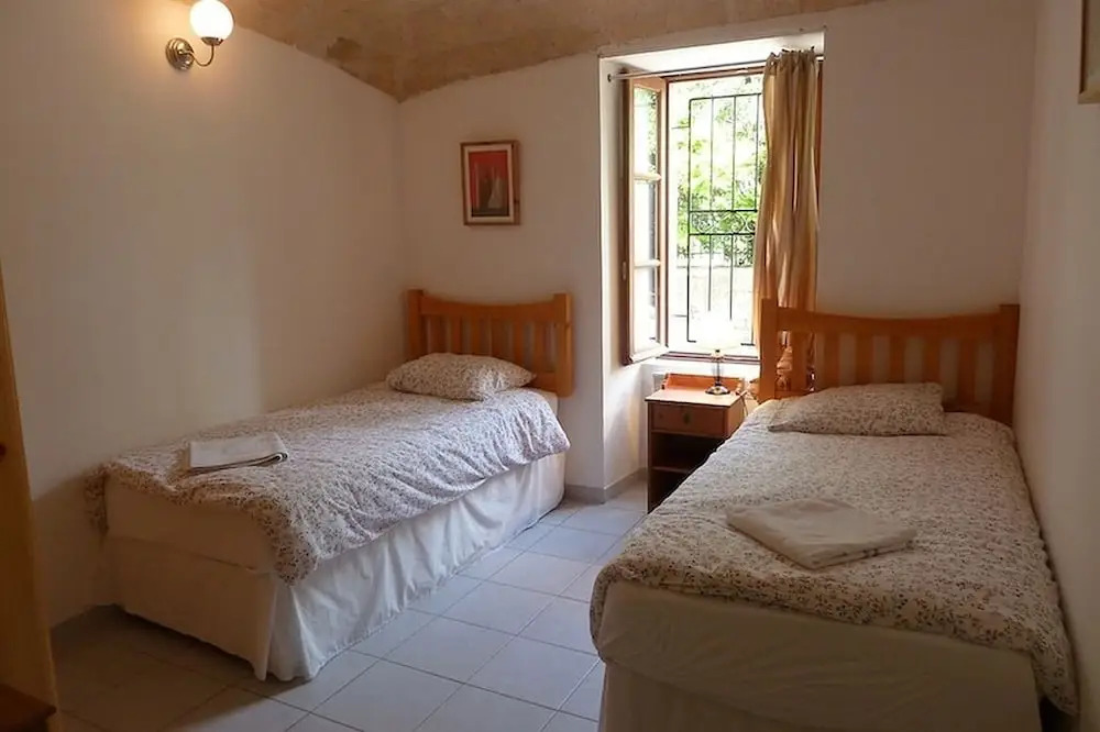 Large Ground Floor Apartment With 2 Bedrooms And A Big Terrace