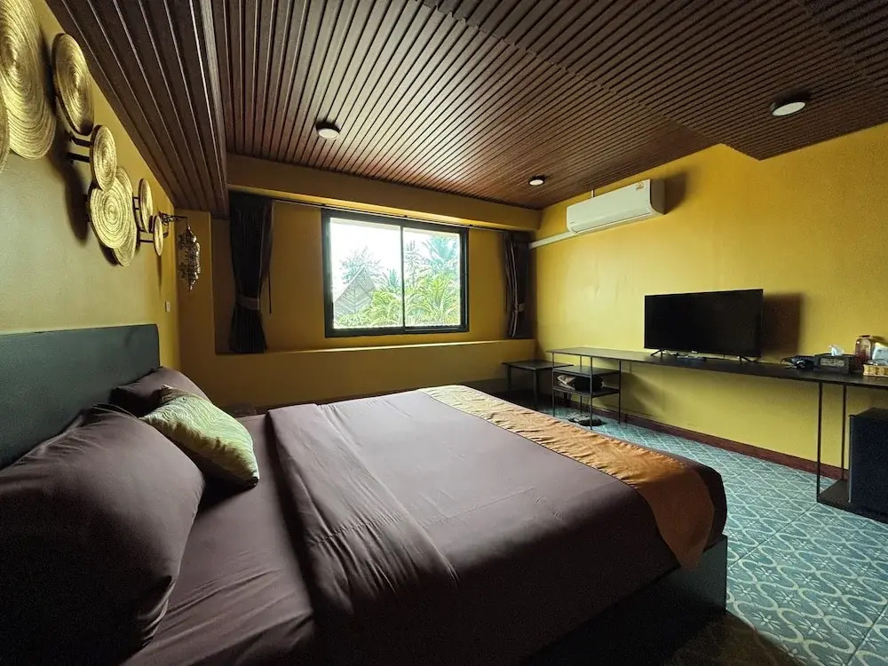 Phoenix Room