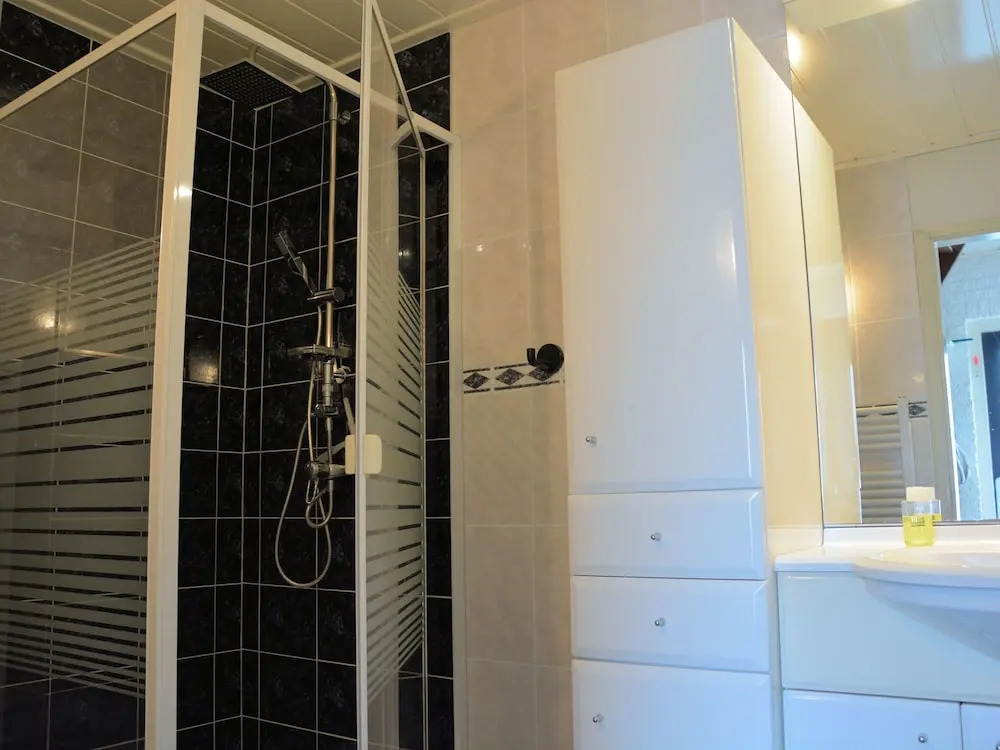 Detached, 6-Person House in a Quiet Holiday Park Nearby Ouddorp