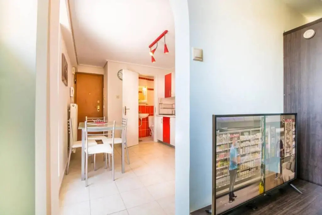 Penthouse with big terrace 2 mins from the metro